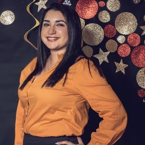 Meet your Posher, Perla